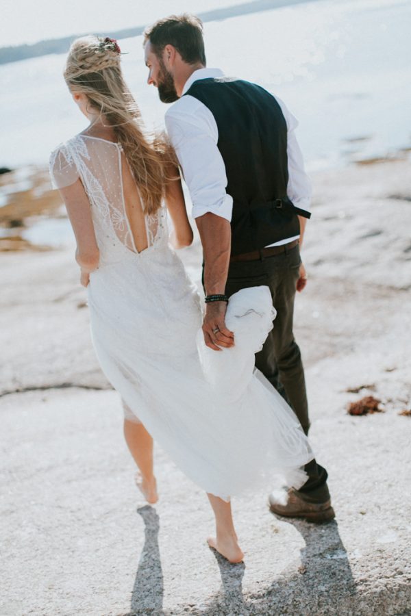 naturally-boho-maine-wedding-at-the-lookout-50