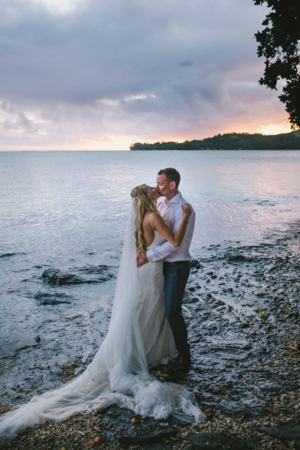 sunset-destination-wedding-on-fijis-coral-coast-23
