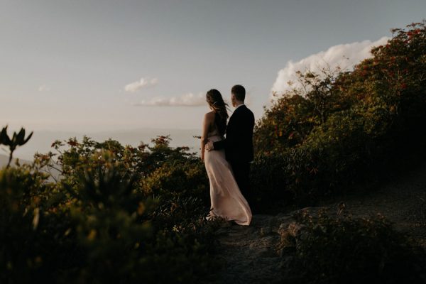this-asheville-engagement-has-sunset-views-and-plenty-of-snuggles-15