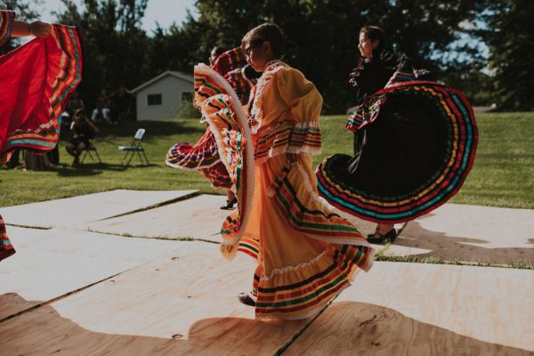 this-backyard-fiesta-wedding-took-notes-from-frida-kahlos-style-25