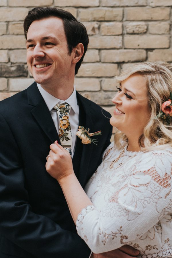 this-wedding-at-the-box-milwaukee-is-full-of-vintage-whimsy-20