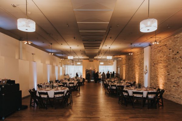this-wedding-at-the-box-milwaukee-is-full-of-vintage-whimsy-31