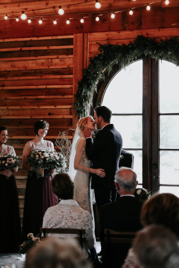 dreamy-oklahoma-barn-wedding-at-rosemary-ridge-melissa-marshall-photography-19