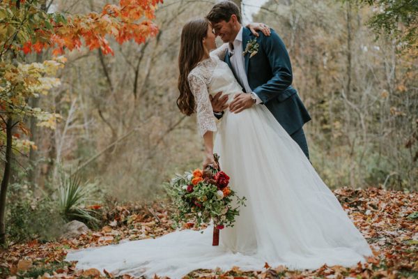this-vibrant-fall-wedding-inspiration-gives-us-the-warm-fuzzies-weddings-by-alexandra-31