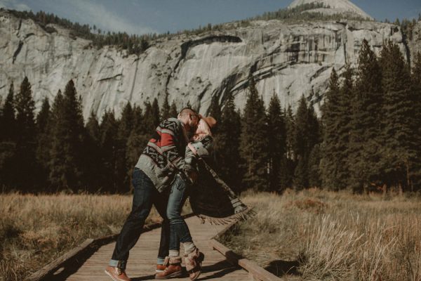 youll-love-the-epic-cuddles-in-this-yosemite-engagement-session-marcela-pulido-photography-11