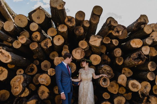 casual-and-intimate-ontario-wedding-at-ainslie-wood-conservation-area-14