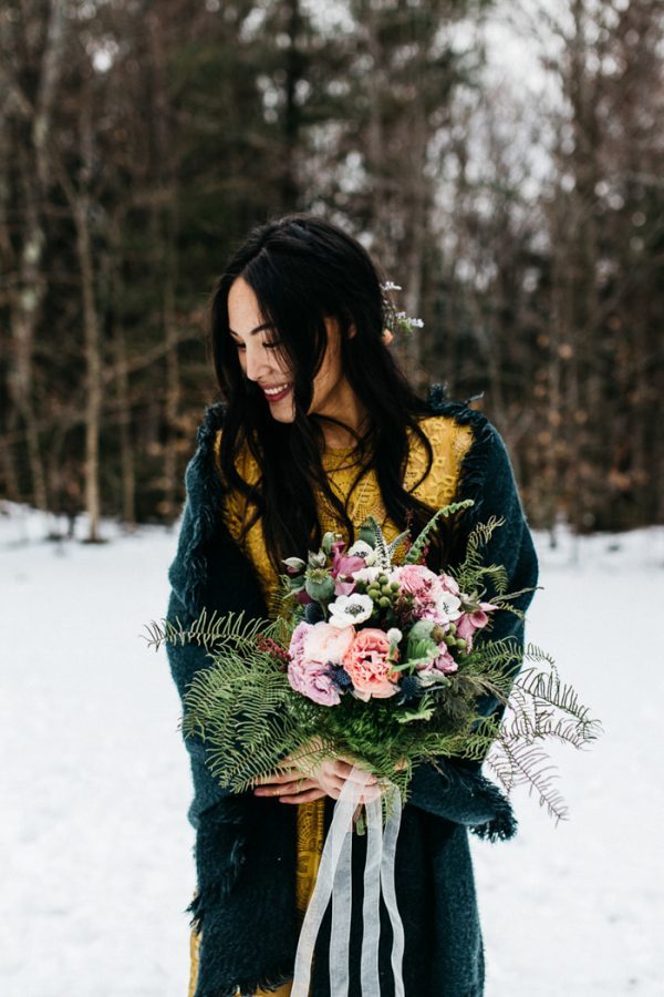 cozy-alternative-fall-wedding-inspiration-in-snowy-vermont-42-600x900