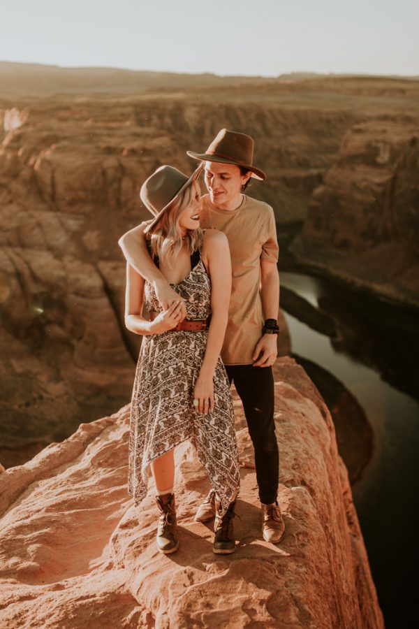 jaw-dropping-destination-engagement-session-at-horseshoe-bend-19