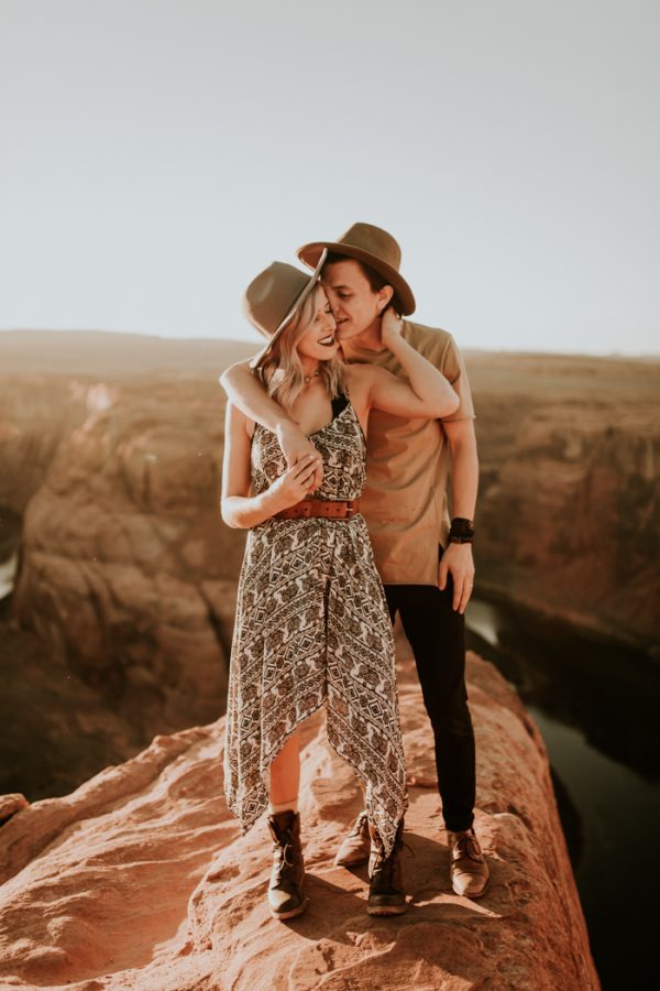 jaw-dropping-destination-engagement-session-at-horseshoe-bend-20