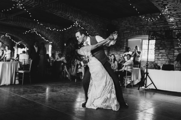 romantic-and-rustic-minnesota-wedding-at-mayowood-stone-barn-28