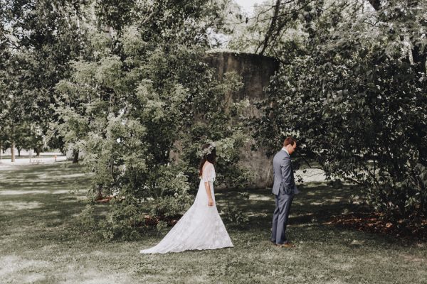 romantic-and-rustic-minnesota-wedding-at-mayowood-stone-barn-3