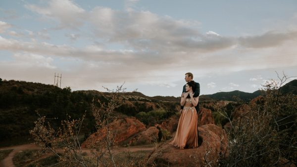 this-red-rocks-canyon-engagement-is-filled-with-copper-hues-19