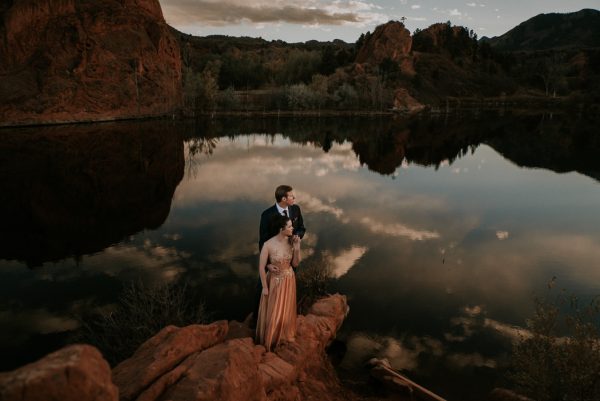 this-red-rocks-canyon-engagement-is-filled-with-copper-hues-6