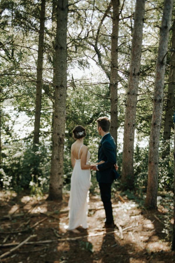this-super-cool-summer-camp-wedding-is-all-about-community-17