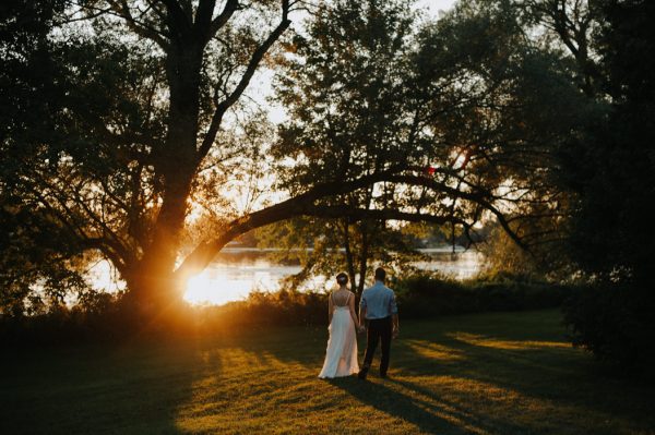 this-super-cool-summer-camp-wedding-is-all-about-community-43