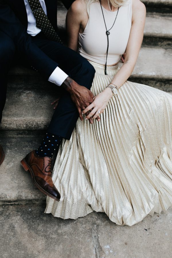 june engagement photo outfits