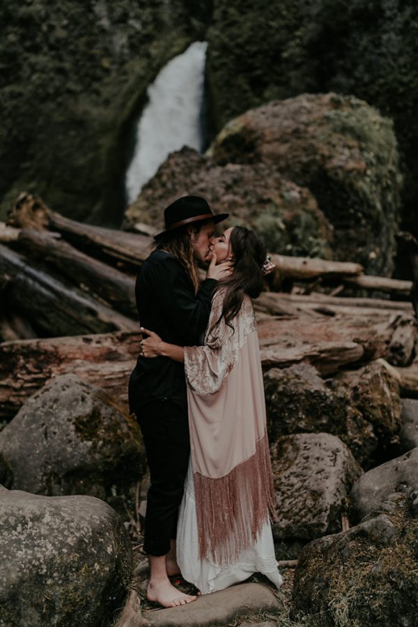 This Eclectic Wahclella Falls Wedding Blends Natural and Urban Elements