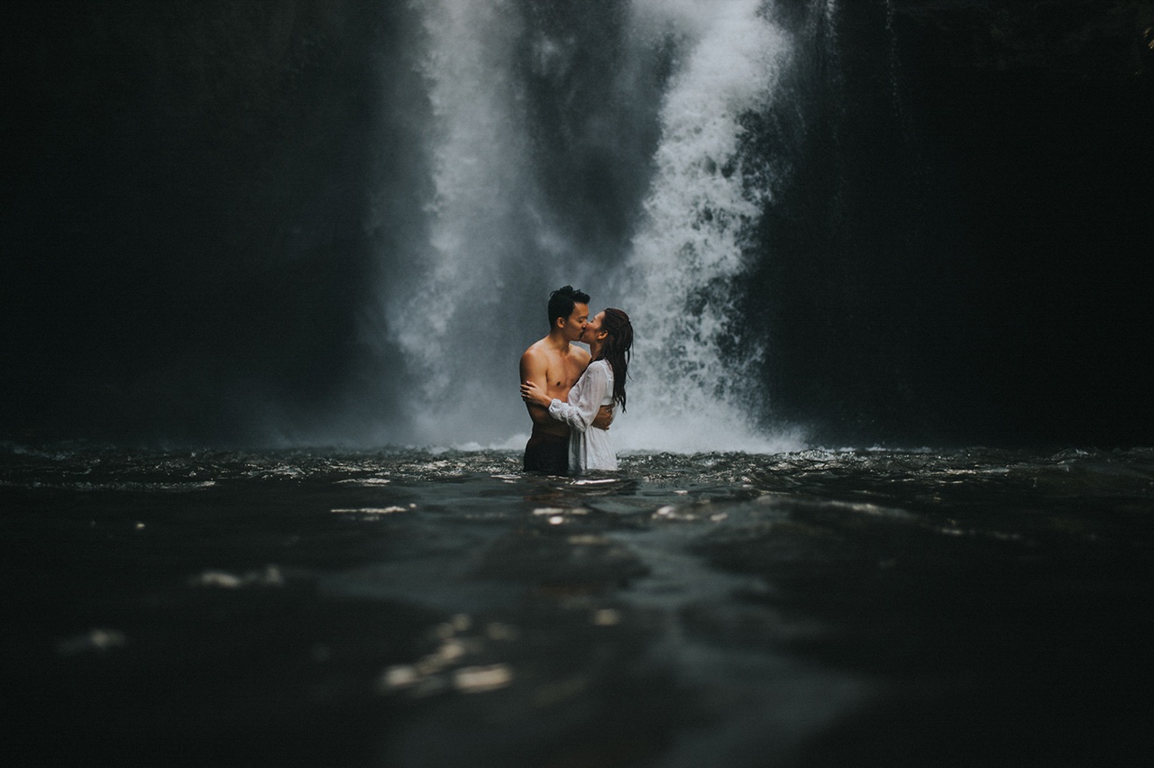 This couple felt quite adventurous when taking their engagement pictures by...