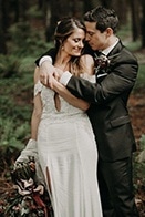 This UC Botanical Garden Wedding is the Epitome of Laid-Back Glamour