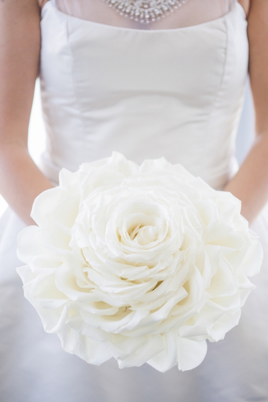 large white single rose bouquet, photo by JSPStudio