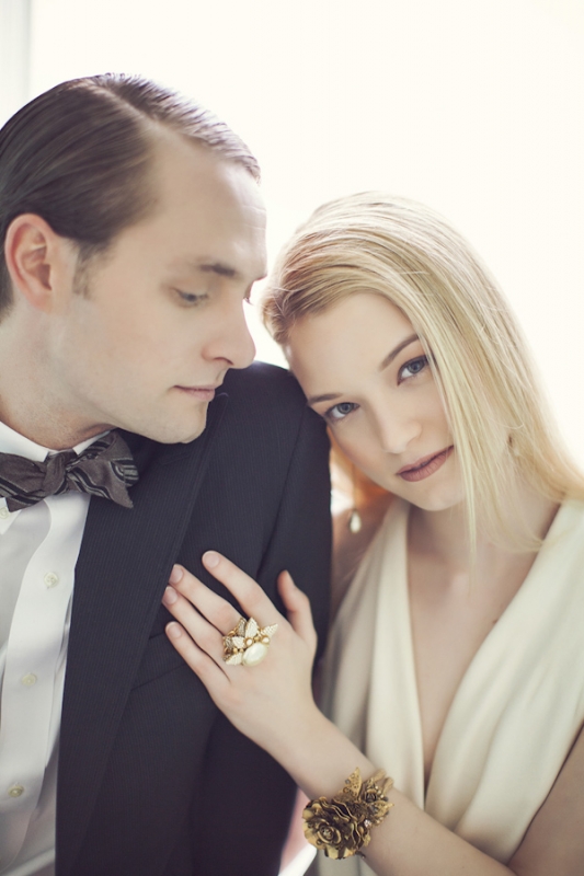 couple with bow tie and gold jewelry, photo by Studio Uma