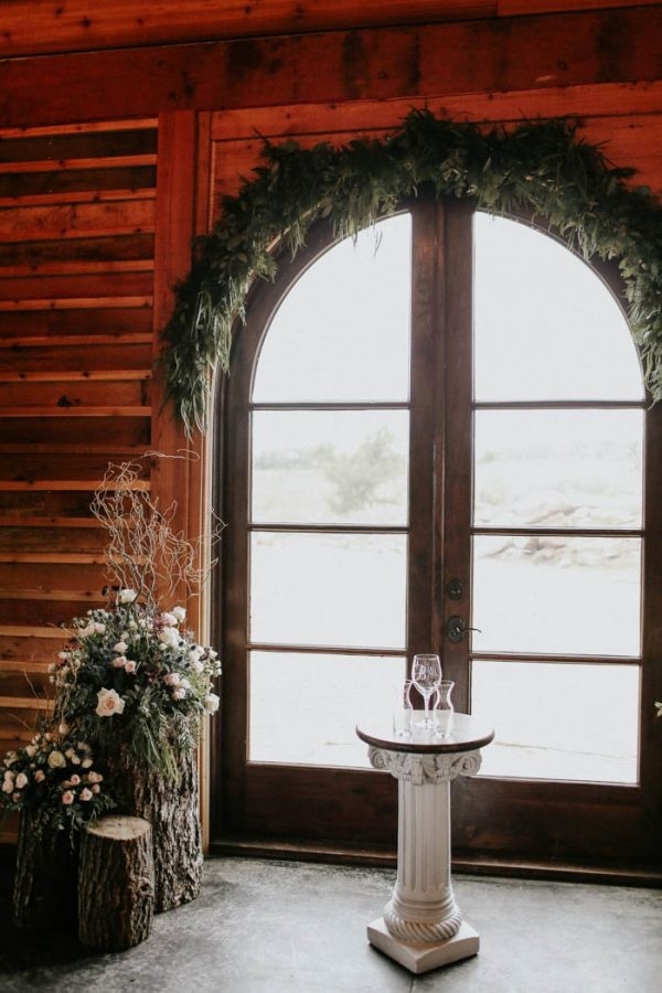 Rustic and Elegant Wedding Ceremony in a Barn