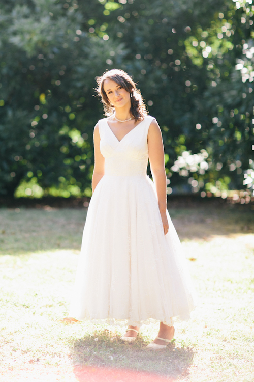 Sweet Vintage Garden Wedding in New Zealand | Junebug Weddings