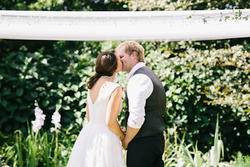 colorful handmade wedding in New Zealand with photos by Mary Sylvia Photography Inc. | junebugweddings.com