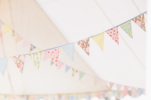 colorful handmade wedding in New Zealand with photos by Mary Sylvia Photography Inc. | junebugweddings.com