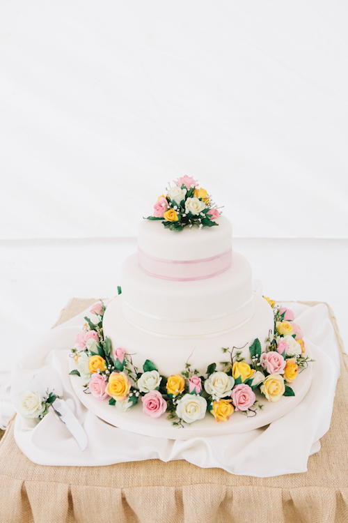 colorful handmade wedding in New Zealand with photos by Mary Sylvia Photography Inc. | junebugweddings.com