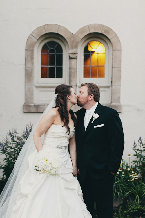 modern wedding at Hotel 1000 with photos by James Moes Photography | junebugweddings.com