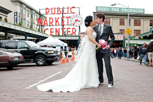 Springtime City Wedding in Seattle, Photos by Persimmon Images