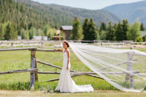 Country wedding in Big Sky, Montana, photos by Hardy Klahold Photography | junebugweddings.com