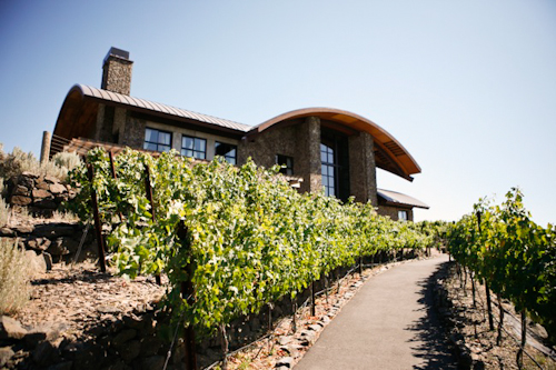 Cave B Winery Wedding in Washington; photos by Belathée Photography | junebugweddings.com