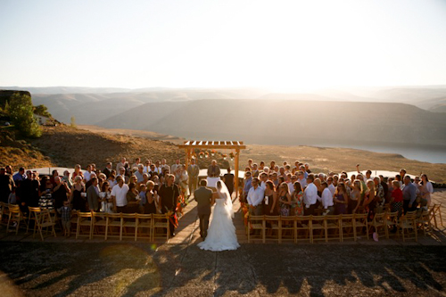 Cave B Winery Wedding in Washington; photos by Belathée Photography | junebugweddings.com