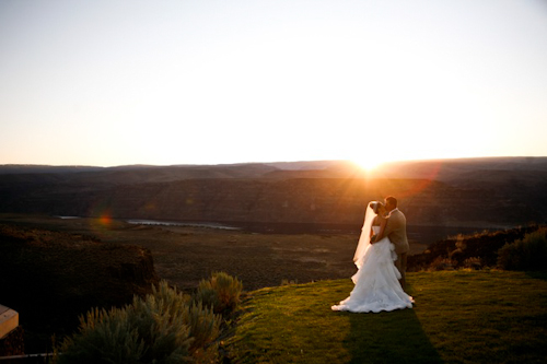 Cave B Winery Wedding in Washington; photos by Belathée Photography | junebugweddings.com