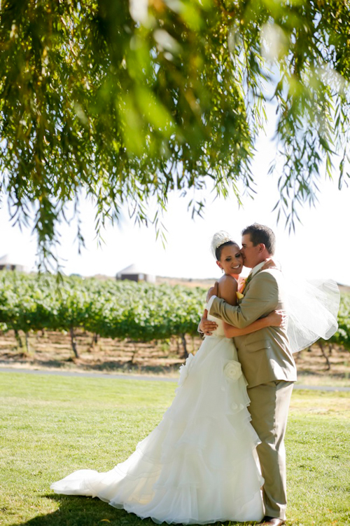 Cave B Winery Wedding in Washington; photos by Belathée Photography | junebugweddings.com