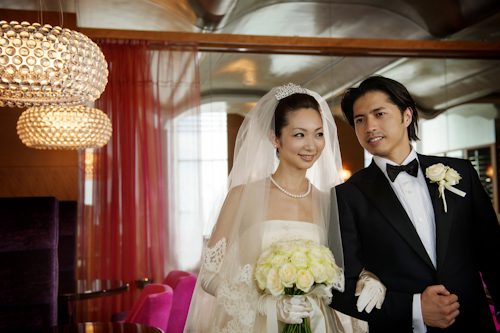 Elegant Japanese wedding at the Tokyo American Club - photos by 37 Frames Photography | junebugweddings.com