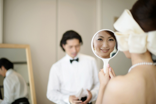 Elegant Japanese wedding at the Tokyo American Club - photos by 37 Frames Photography | junebugweddings.com