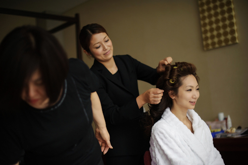 Elegant Japanese wedding at the Tokyo American Club - photos by 37 Frames Photography | junebugweddings.com