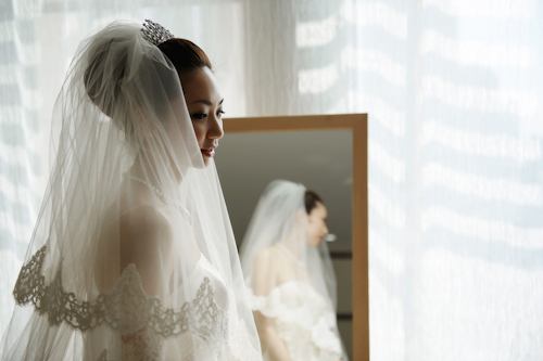 Elegant Japanese wedding at the Tokyo American Club - photos by 37 Frames Photography | junebugweddings.com