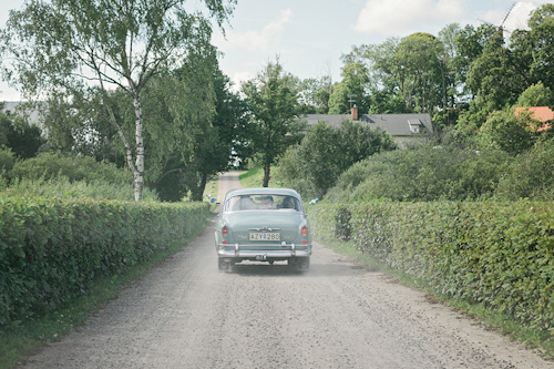 fresh and pretty countryside wedding in Gnesta, Sweden, photos by 2 Brides Photography | junebugweddings.com