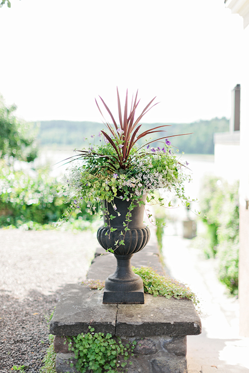 fresh and pretty countryside wedding in Gnesta, Sweden, photos by 2 Brides Photography | junebugweddings.com