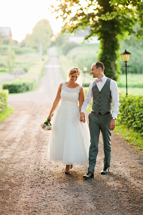 fresh and pretty countryside wedding in Gnesta, Sweden, photos by 2 Brides Photography | junebugweddings.com