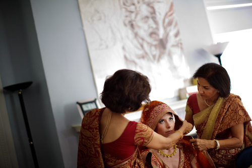 Bright, exuberant Hindu wedding - photos by Cathy and David Photographers | junebugweddings.com