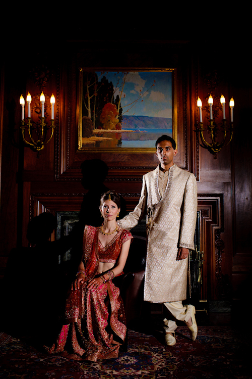 Bright, exuberant Hindu wedding - photos by Cathy and David Photographers | junebugweddings.com