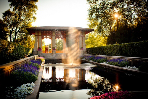 Bright, exuberant Hindu wedding - photos by Cathy and David Photographers | junebugweddings.com