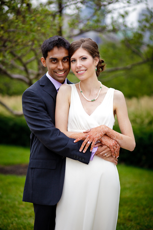 Bright, exuberant Hindu wedding - photos by Cathy and David Photographers | junebugweddings.com