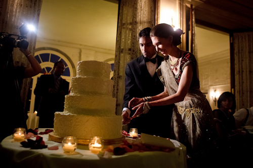 Bright, exuberant Hindu wedding - photos by Cathy and David Photographers | junebugweddings.com