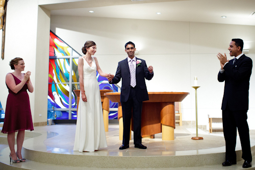 Bright, exuberant Hindu wedding - photos by Cathy and David Photographers | junebugweddings.com